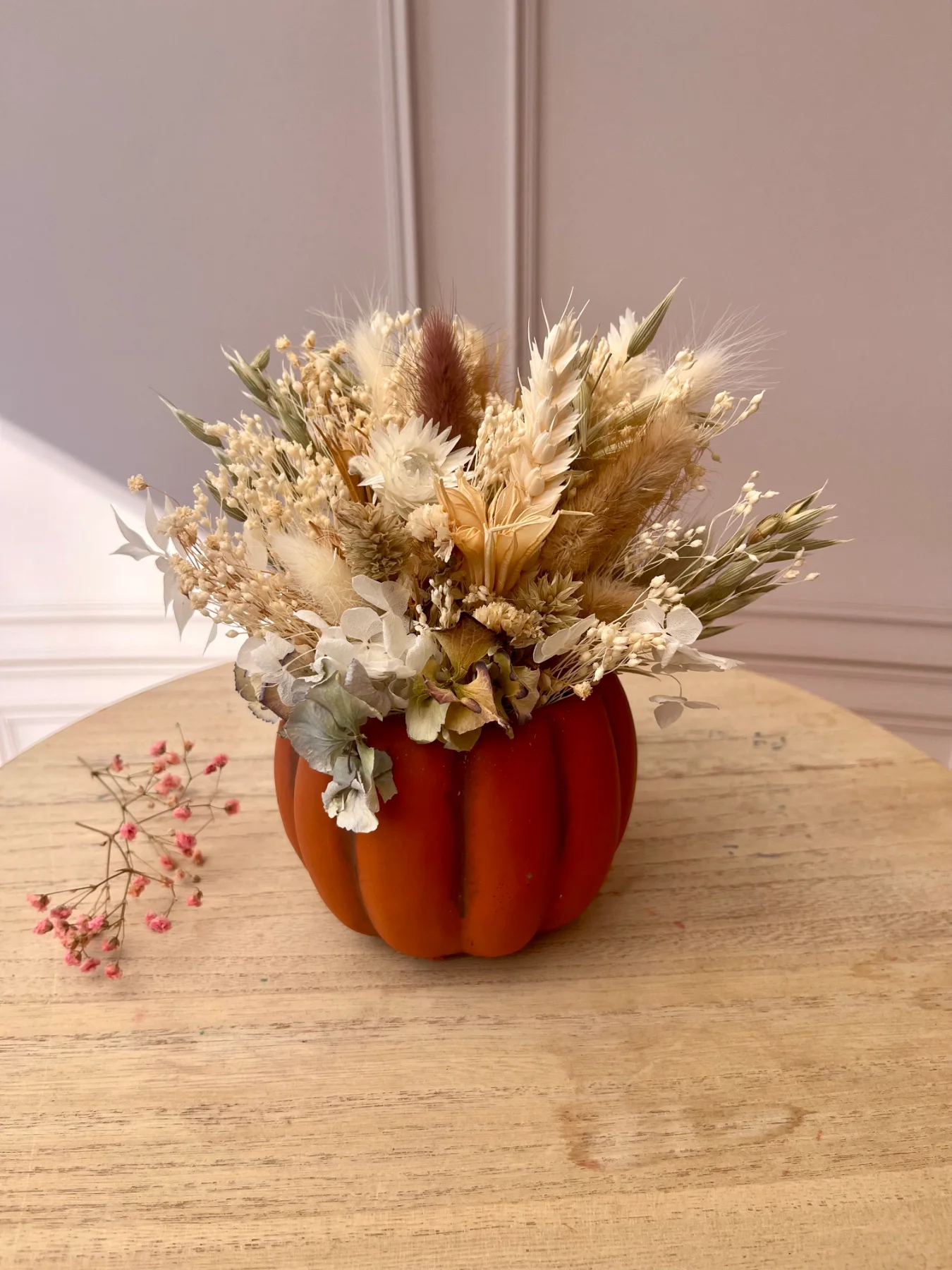 Composition Citrouille Ambre en Céramique & Fleurs Séchées